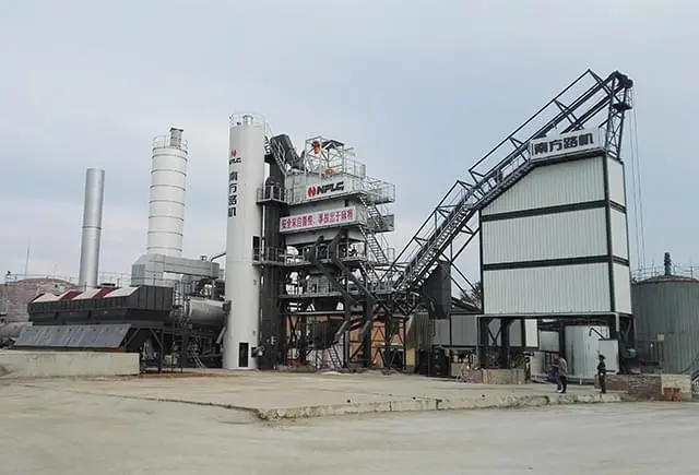 АБЗ с бункером готовой смеси сбоку серии LB